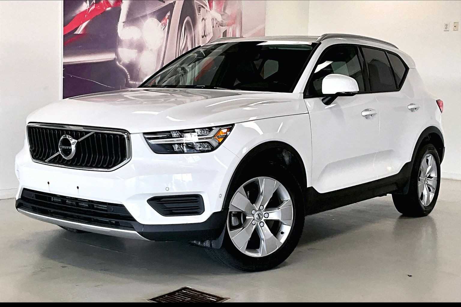 2019 Volvo XC40  -
                  Johnston, IA
