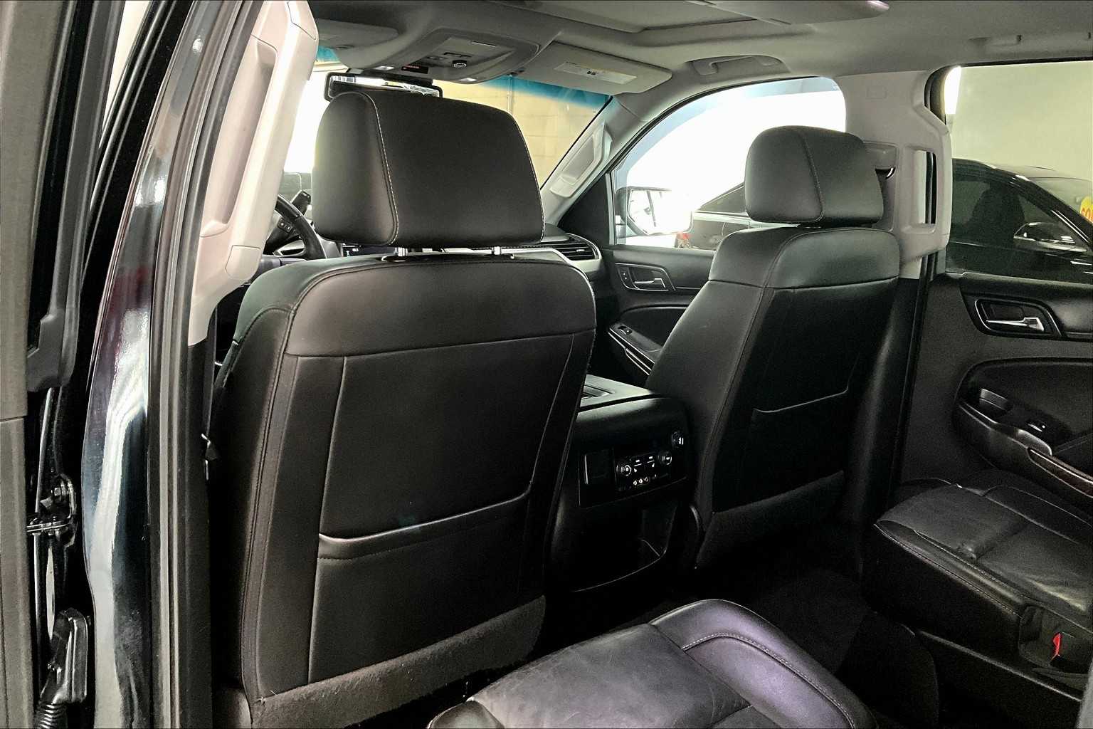 Thumbnail: 2016 Chevrolet Suburban - 11