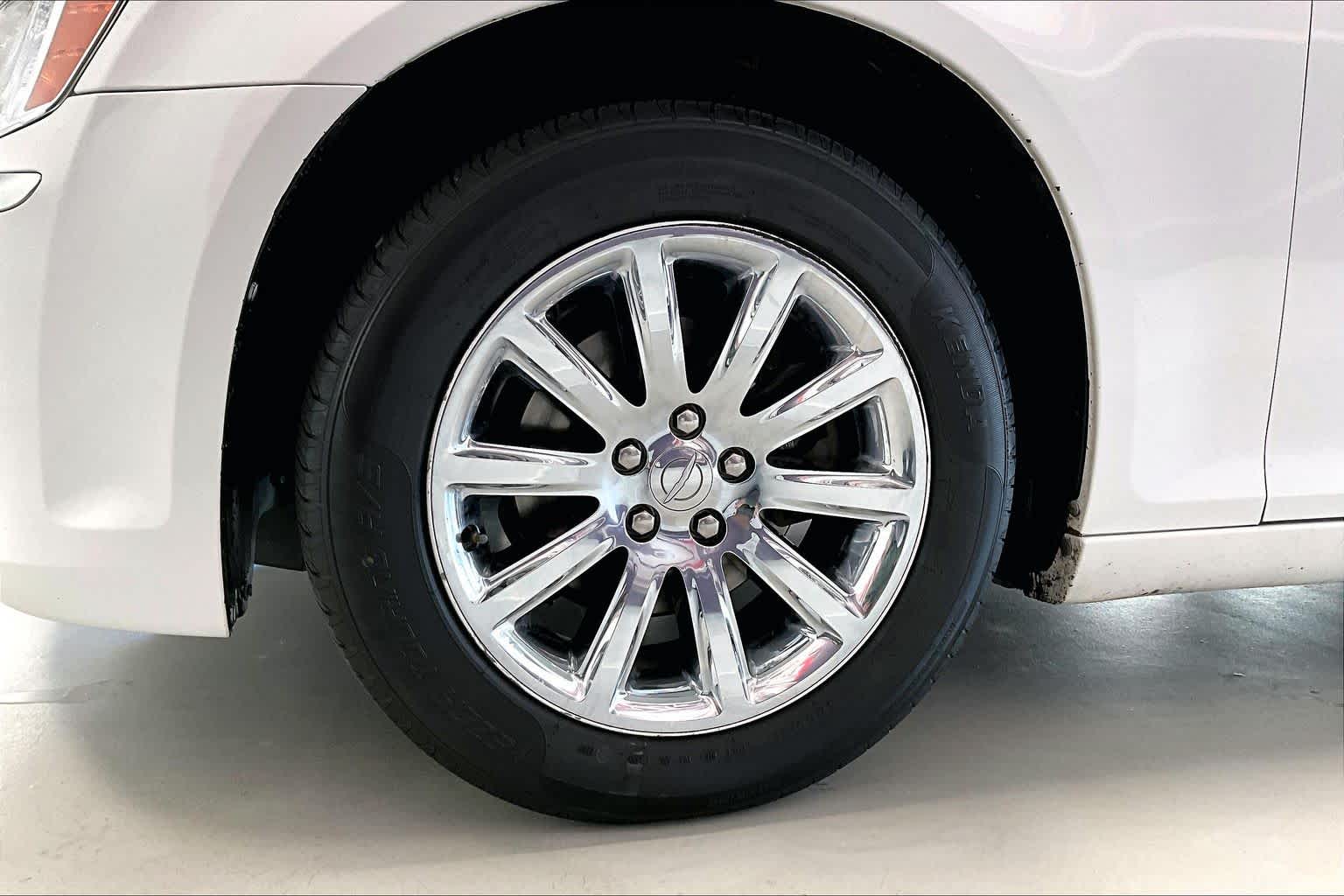 Thumbnail: 2011 Chrysler 300 - 8