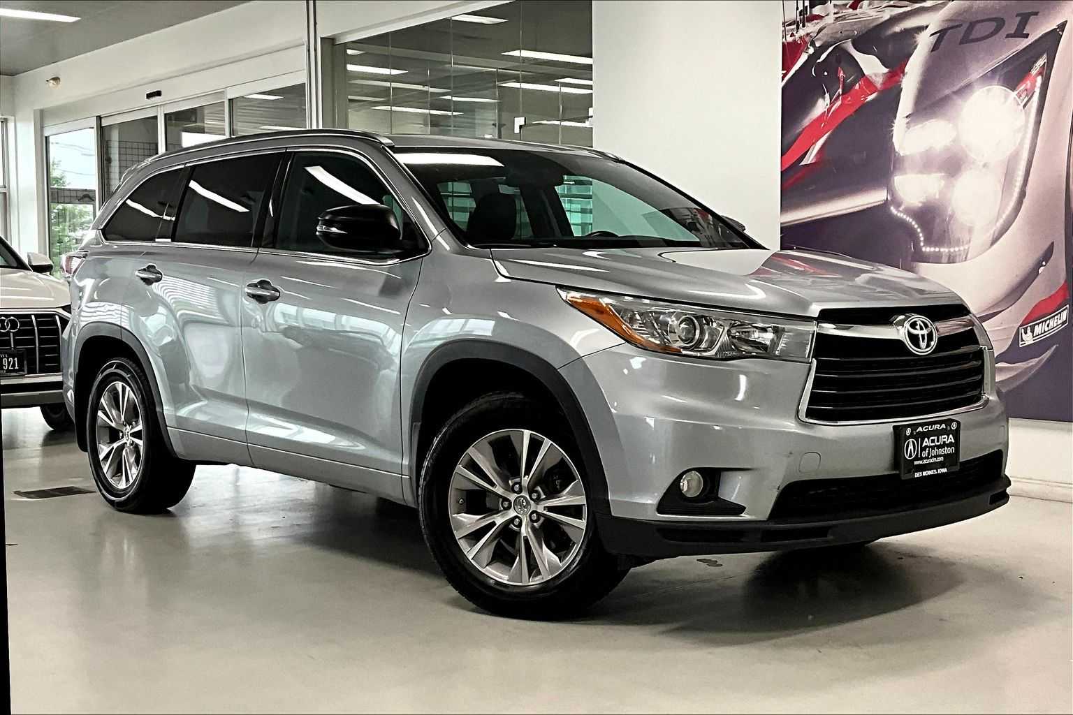 Thumbnail: 2015 Toyota Highlander - 20