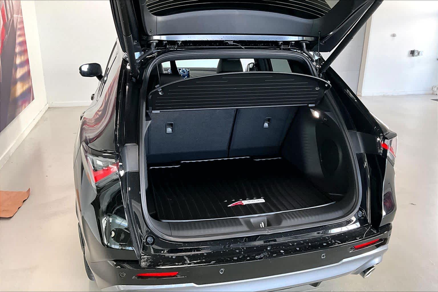 Thumbnail: 2026 Acura ADX - 18