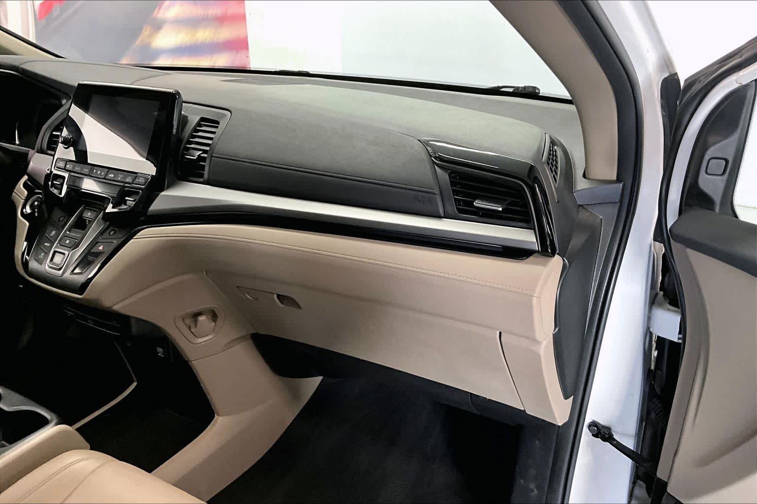 Thumbnail: 2023 Honda Odyssey - 21