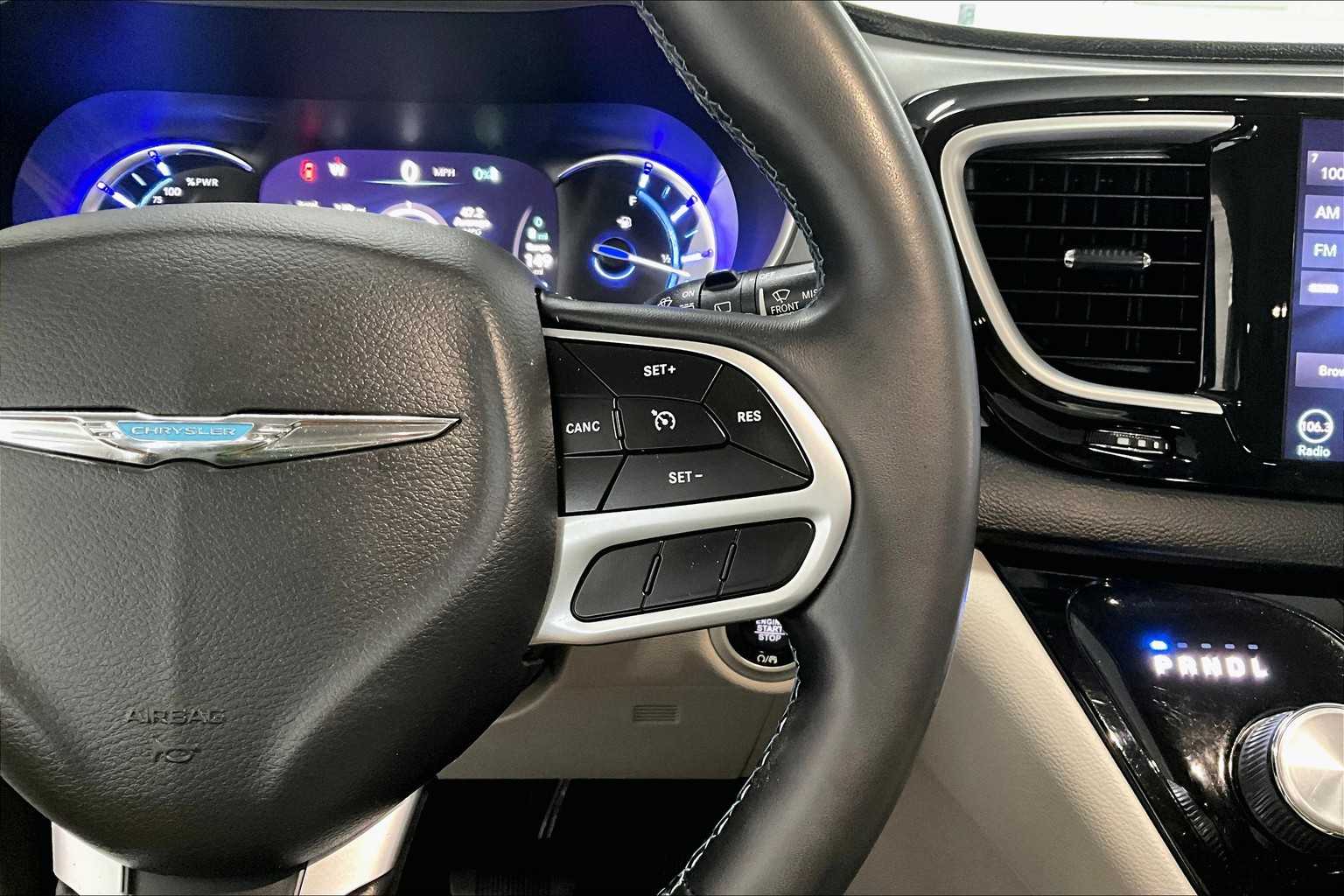 Thumbnail: 2018 Chrysler Pacifica - 23