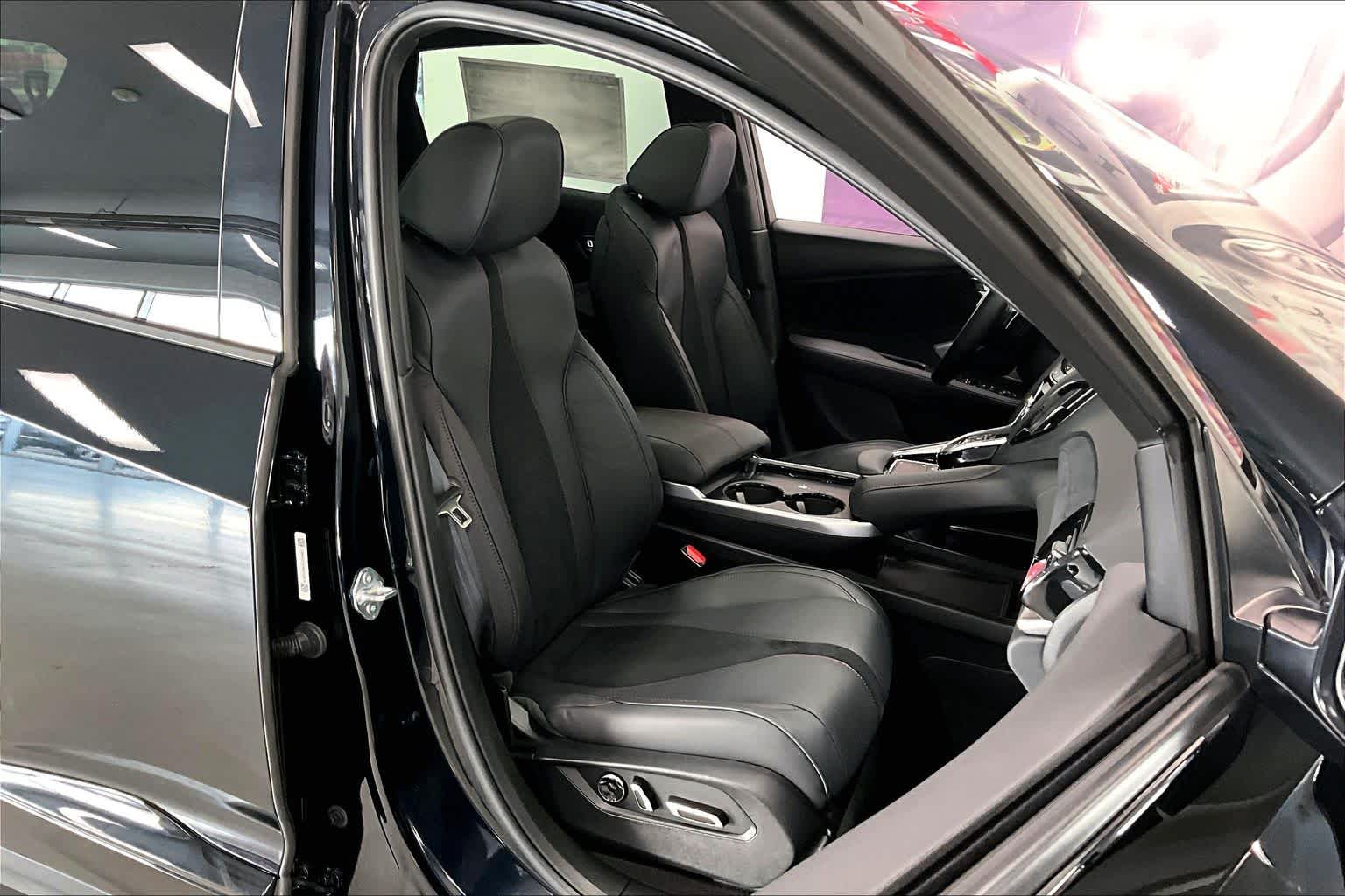 Thumbnail: 2025 Acura RDX - 12