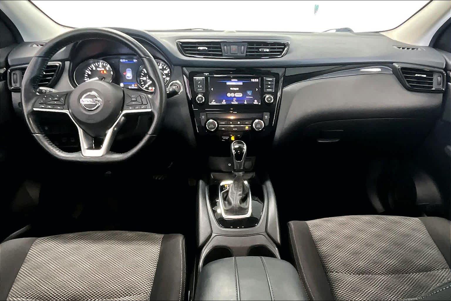 Thumbnail: 2020 Nissan Rogue Sport - 8