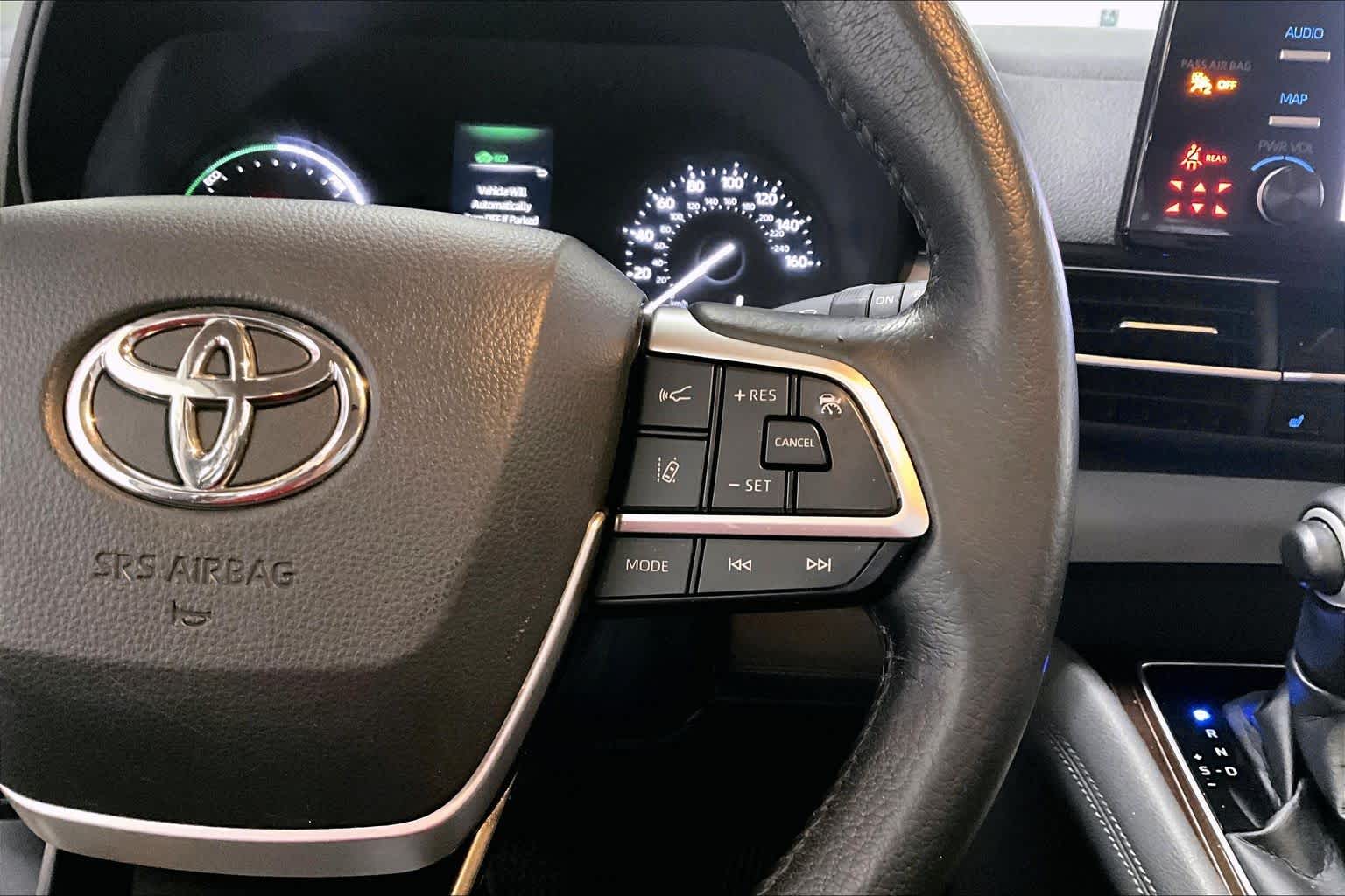 Thumbnail: 2022 Toyota Sienna - 23