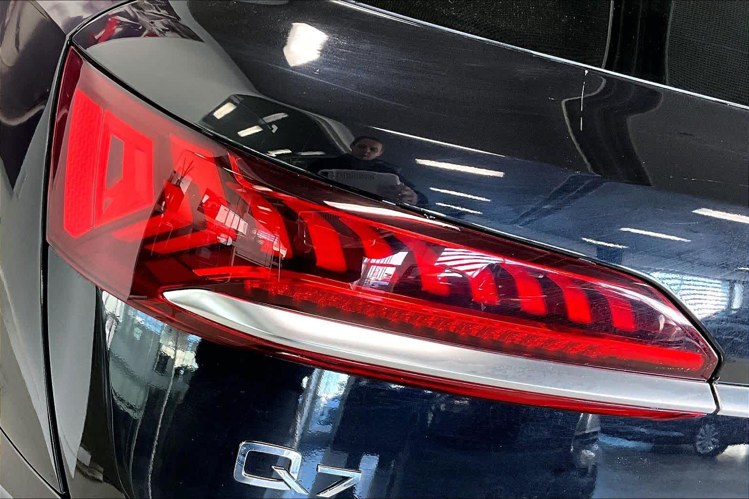 Thumbnail: 2021 Audi Q7 - 29