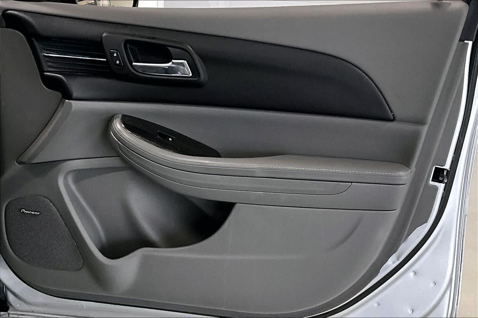 Thumbnail: 2015 Chevrolet Malibu - 25