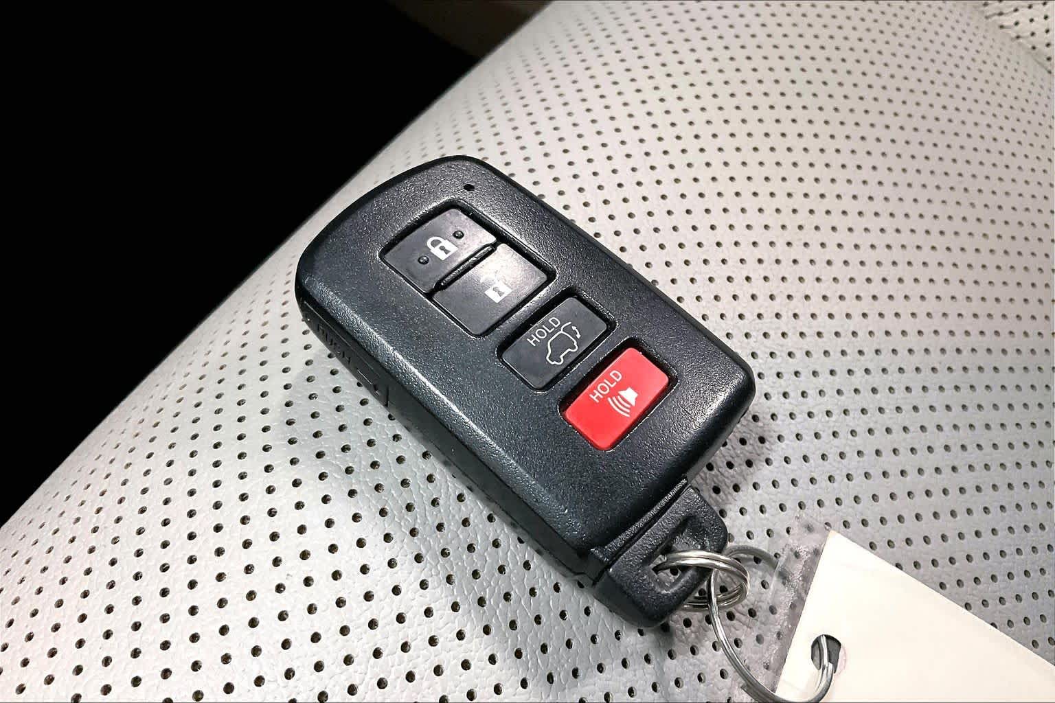 Thumbnail: 2015 Toyota Highlander - 17