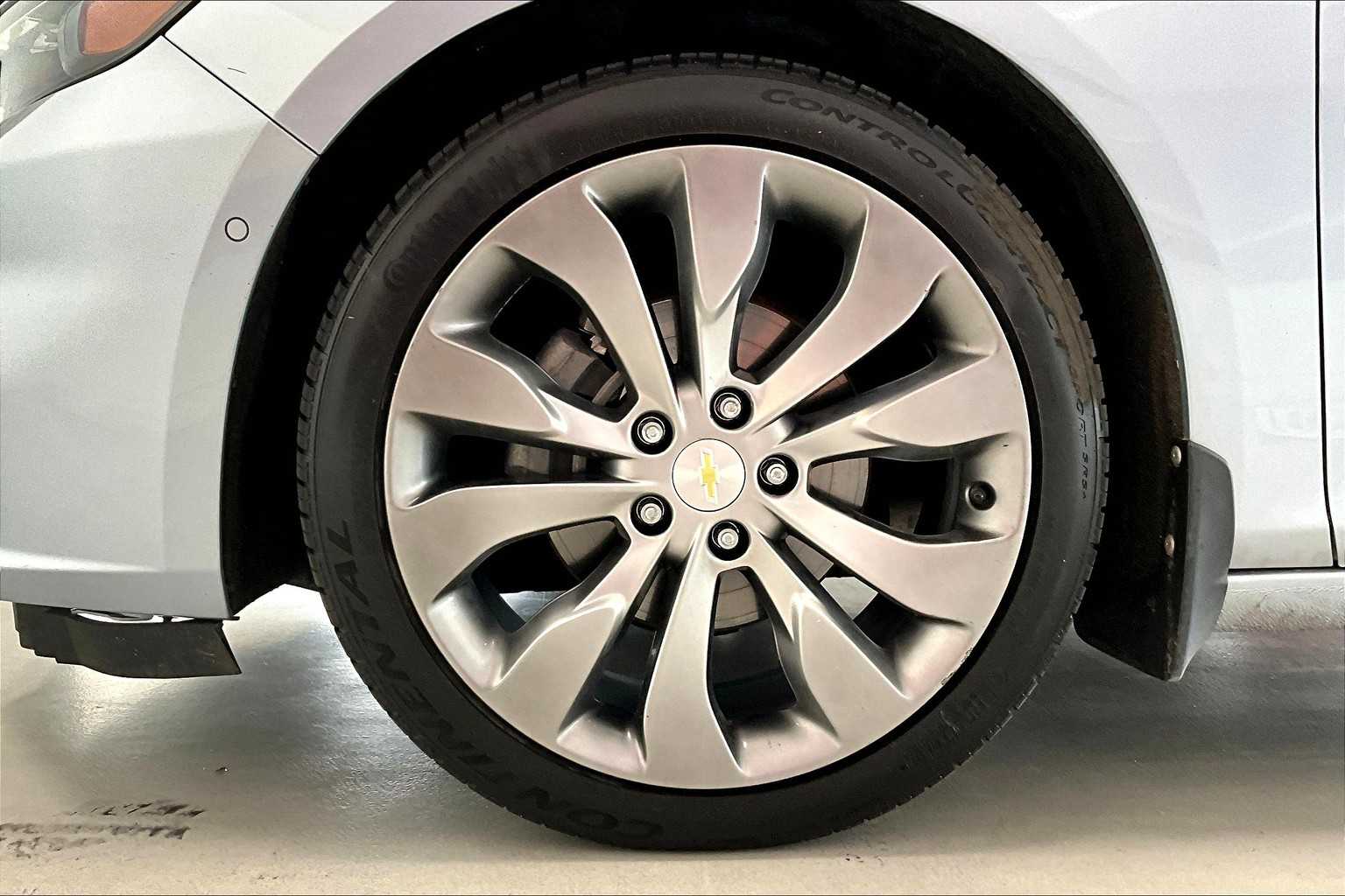 Thumbnail: 2017 Chevrolet Malibu - 7