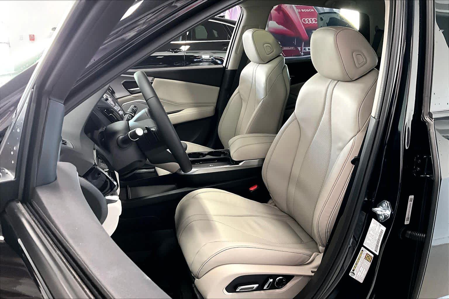 Thumbnail: 2026 Acura RDX - 10