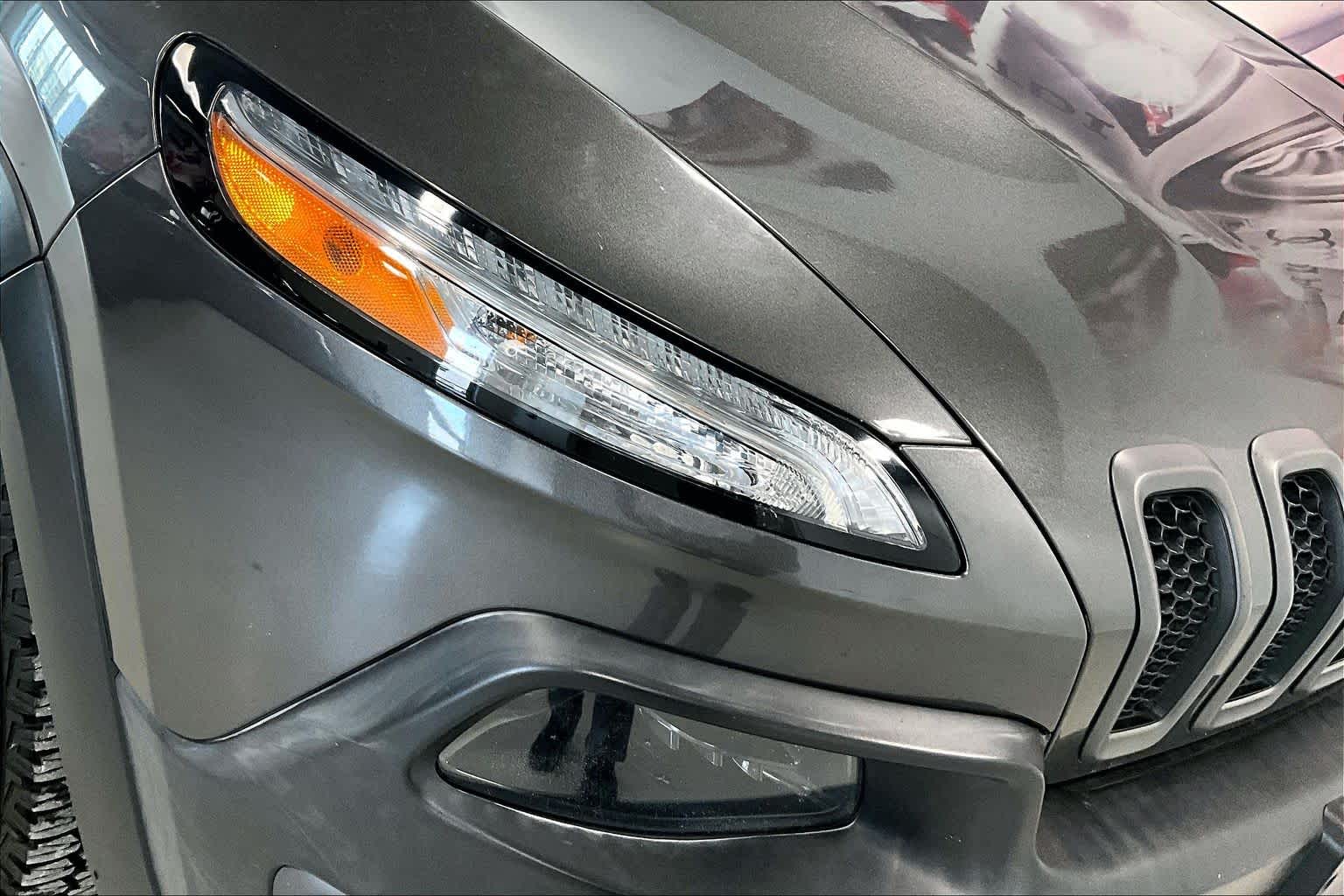 Thumbnail: 2014 Jeep Cherokee - 29