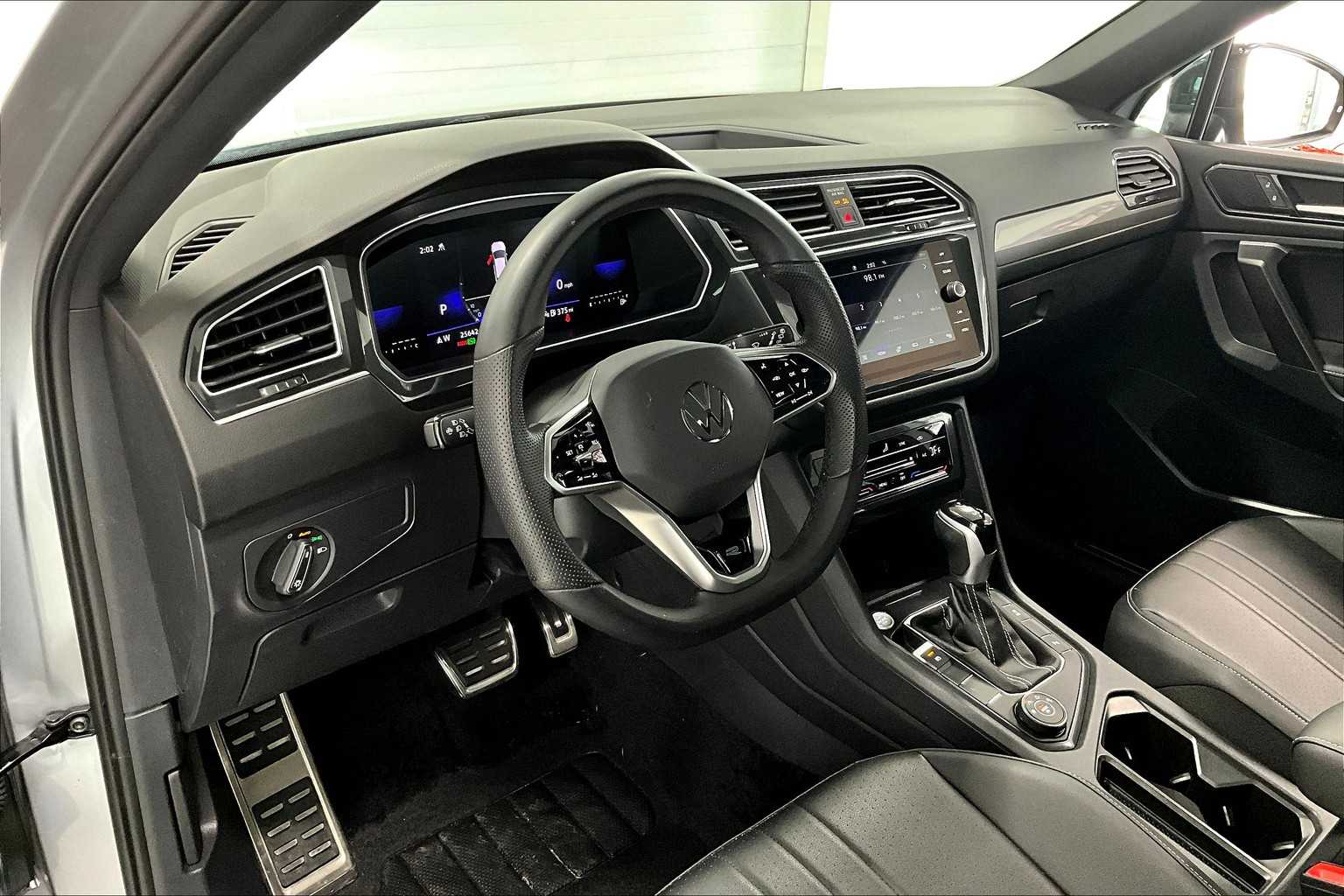 Thumbnail: 2024 Volkswagen Tiguan - 2