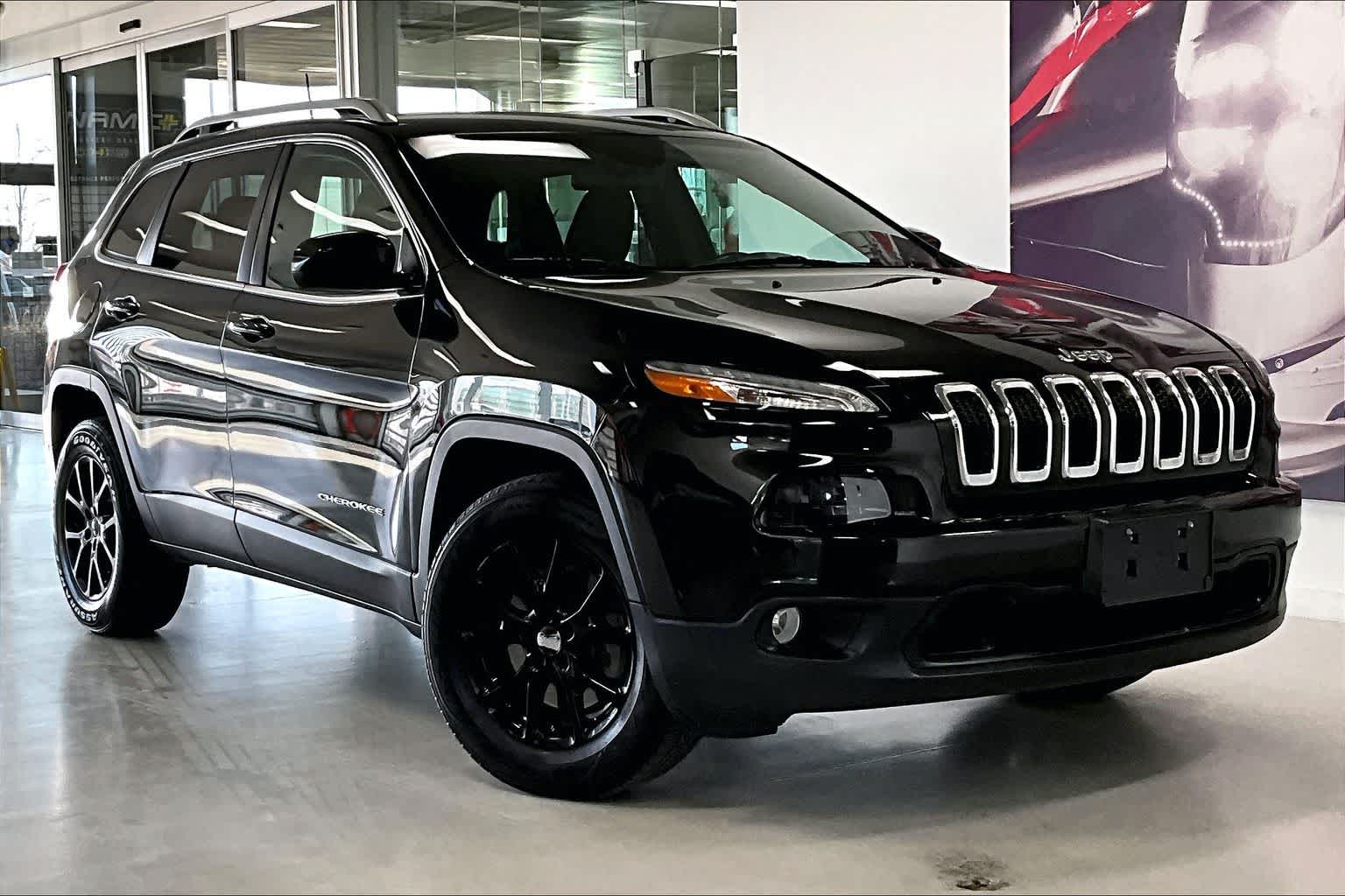 Thumbnail: 2016 Jeep Cherokee - 19