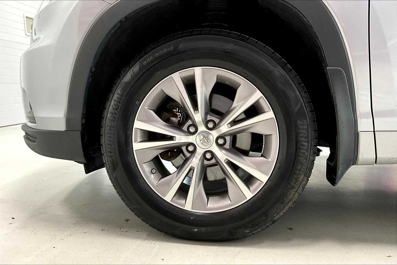 Thumbnail: 2015 Toyota Highlander - 8