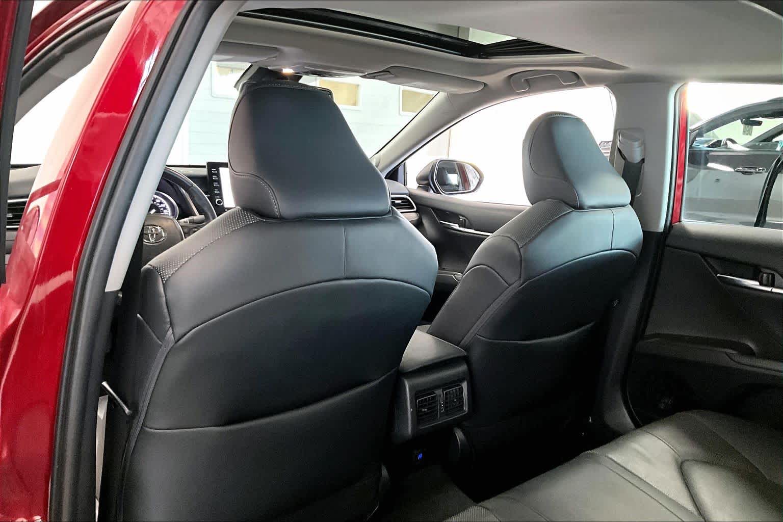 Thumbnail: 2022 Toyota Camry - 10