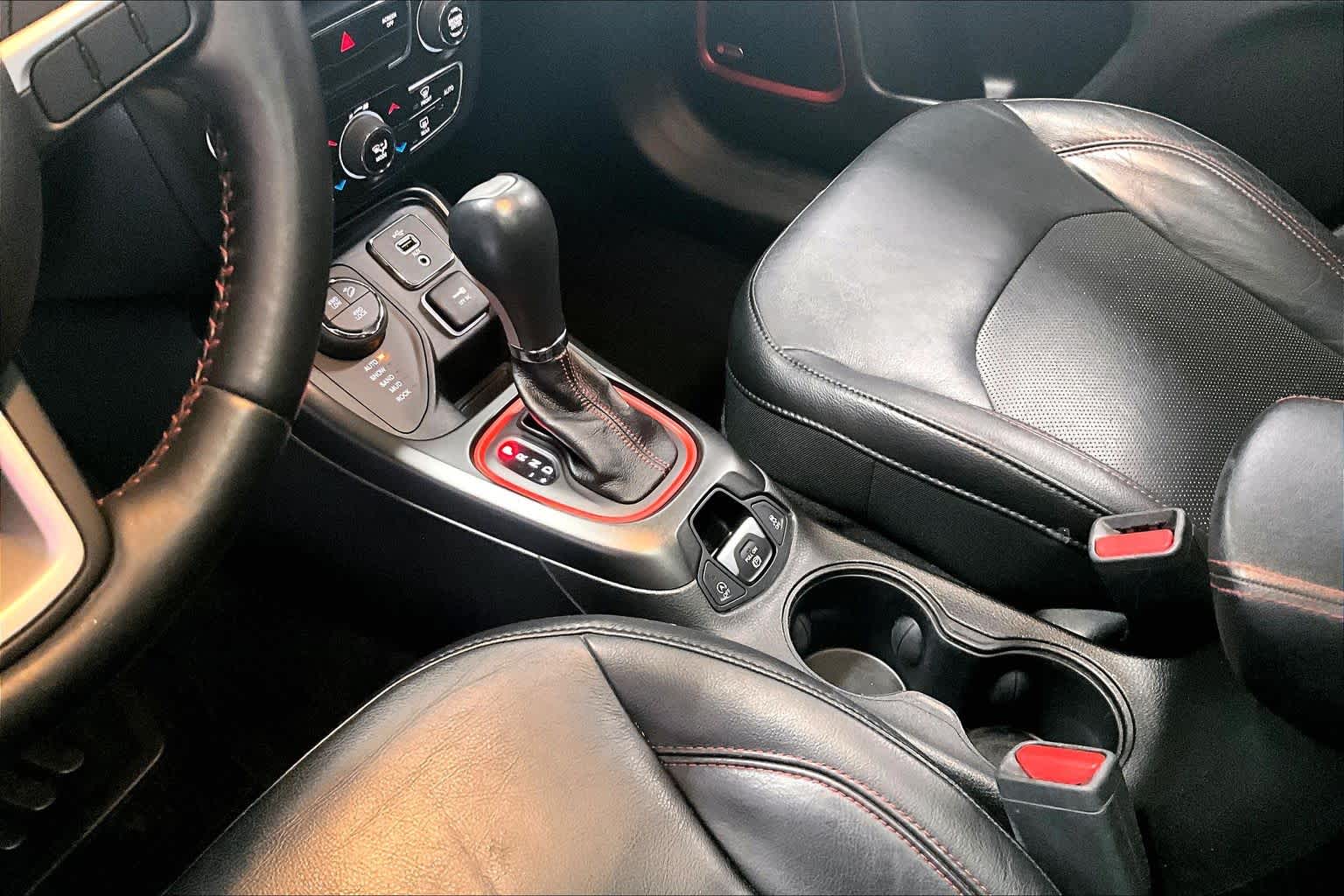 Thumbnail: 2017 Jeep Compass - 15