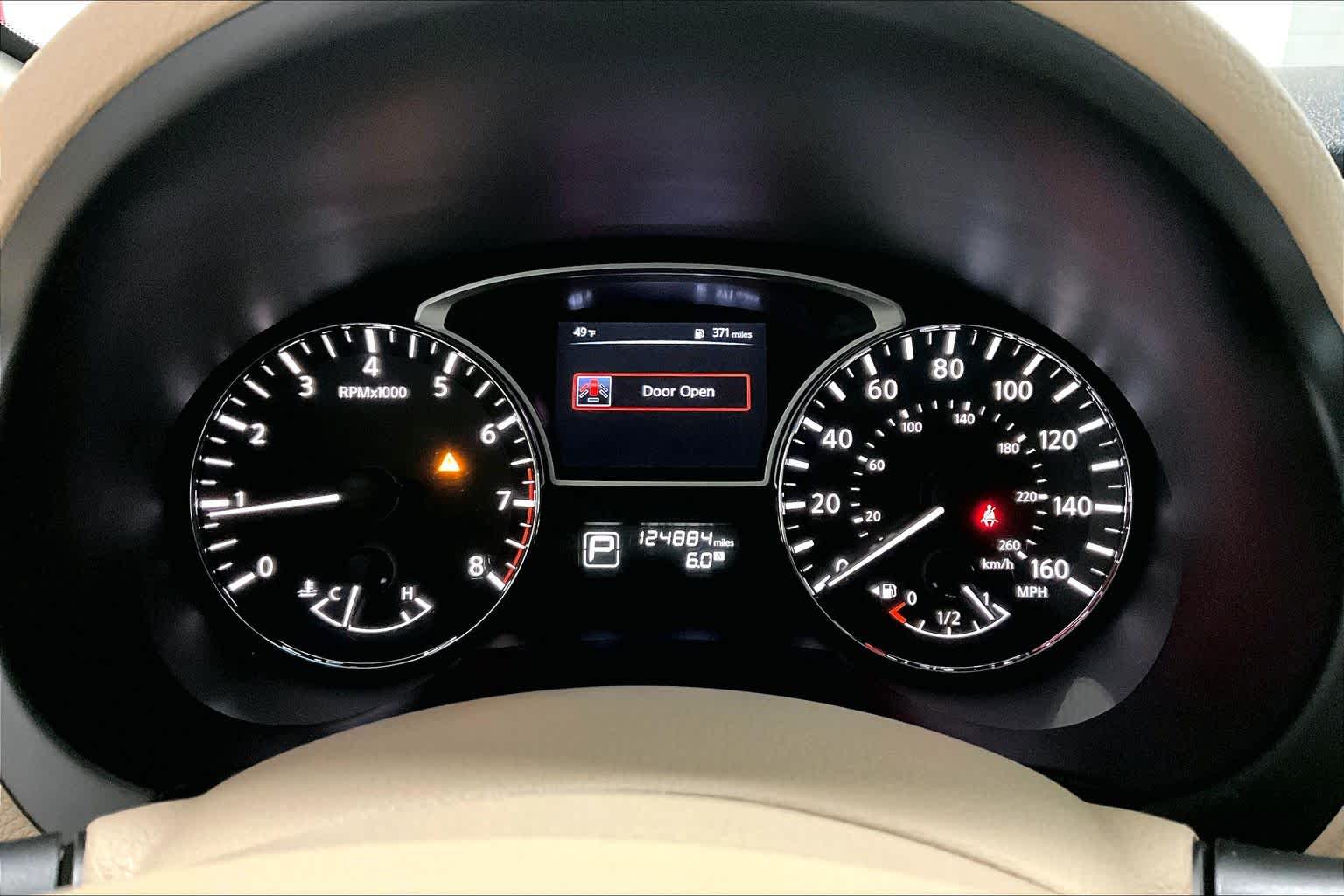 Thumbnail: 2015 Nissan Altima - 16