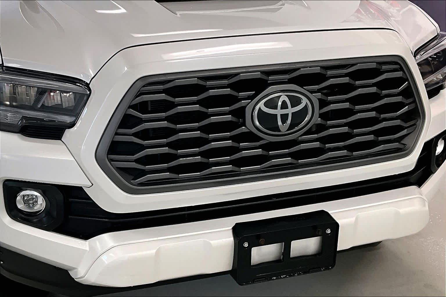 Thumbnail: 2023 Toyota Tacoma - 30