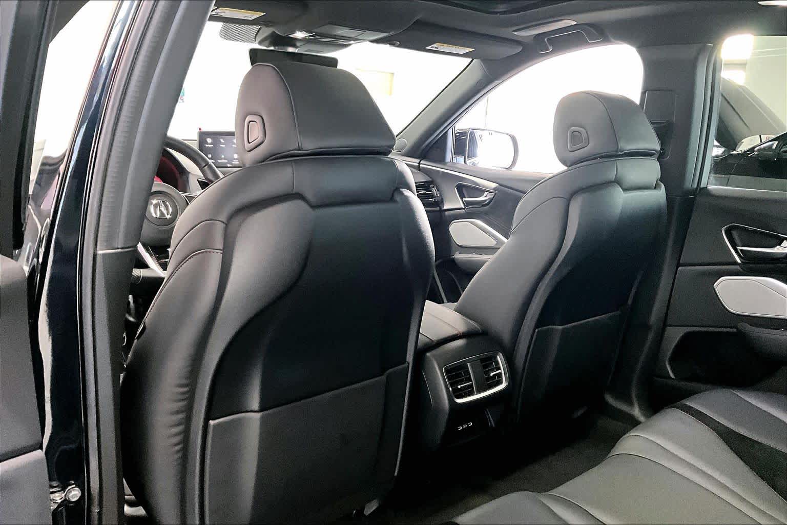 Thumbnail: 2025 Acura RDX - 10