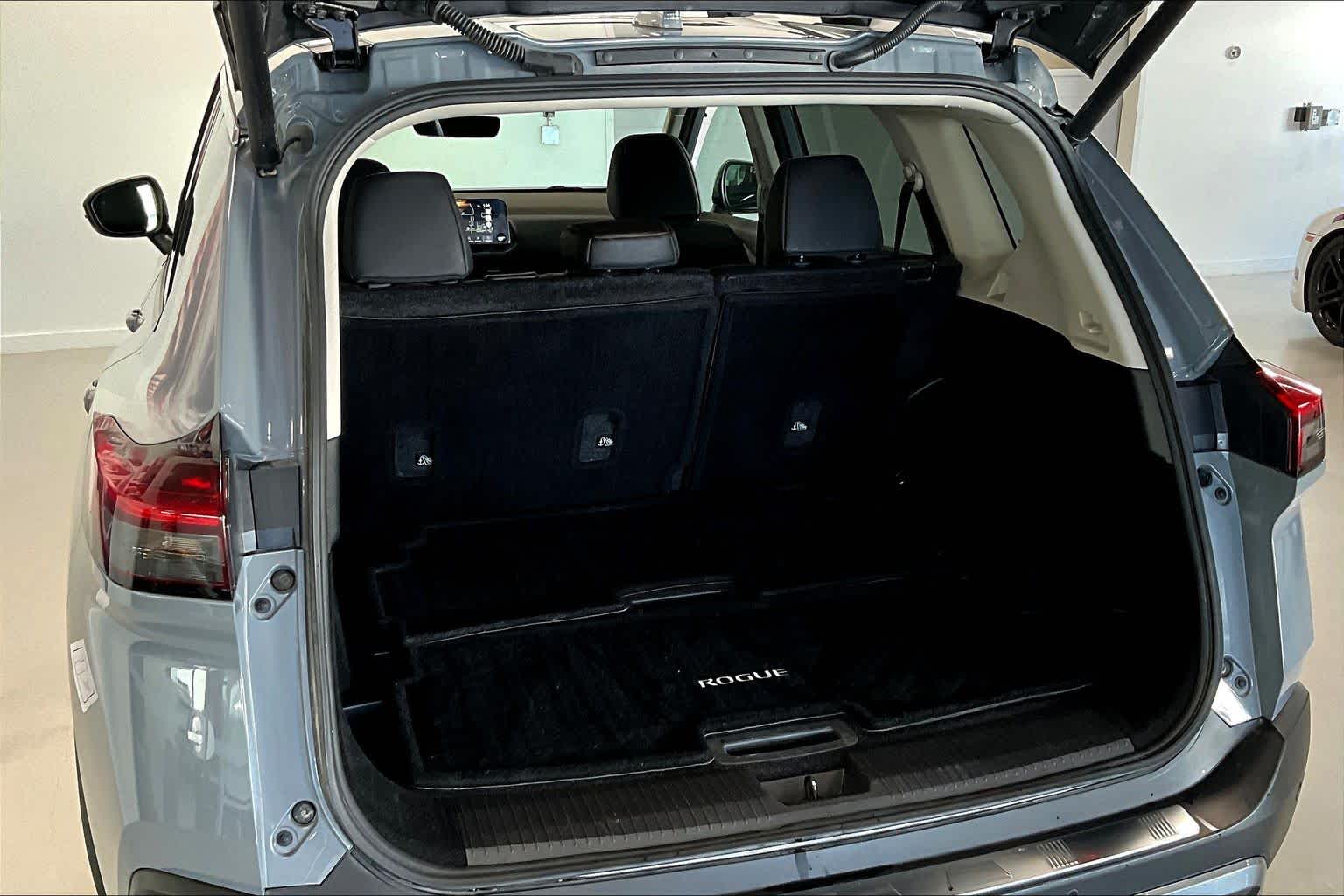 Thumbnail: 2023 Nissan Rogue - 17