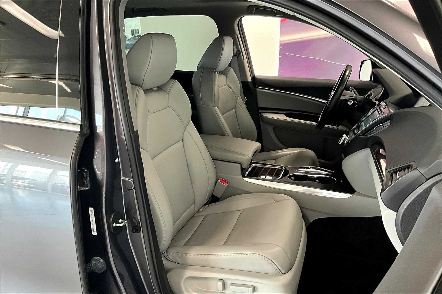 Thumbnail: 2018 Acura MDX - 11