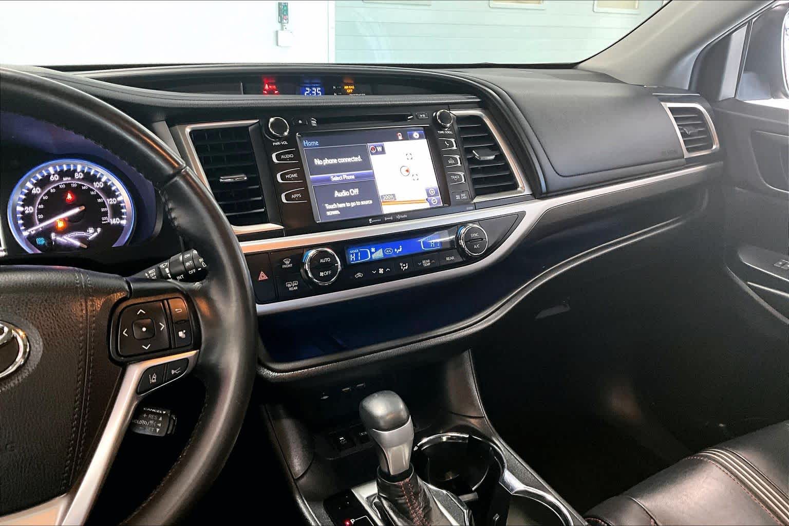 Thumbnail: 2019 Toyota Highlander - 14