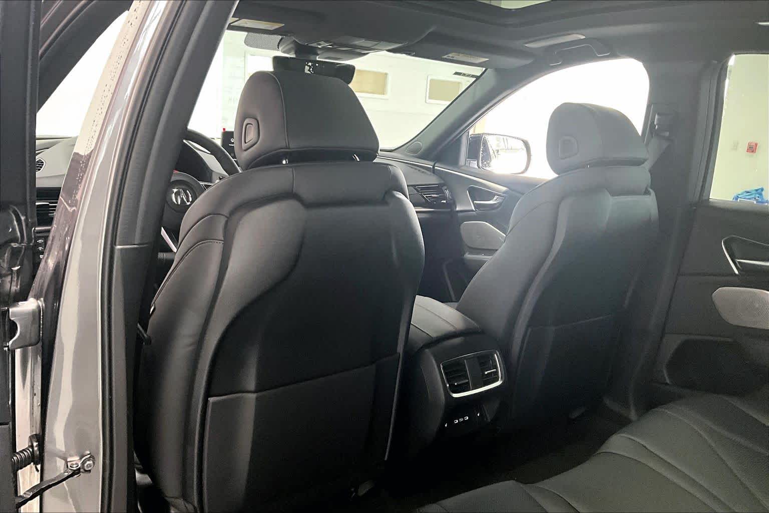 Thumbnail: 2026 Acura RDX - 12