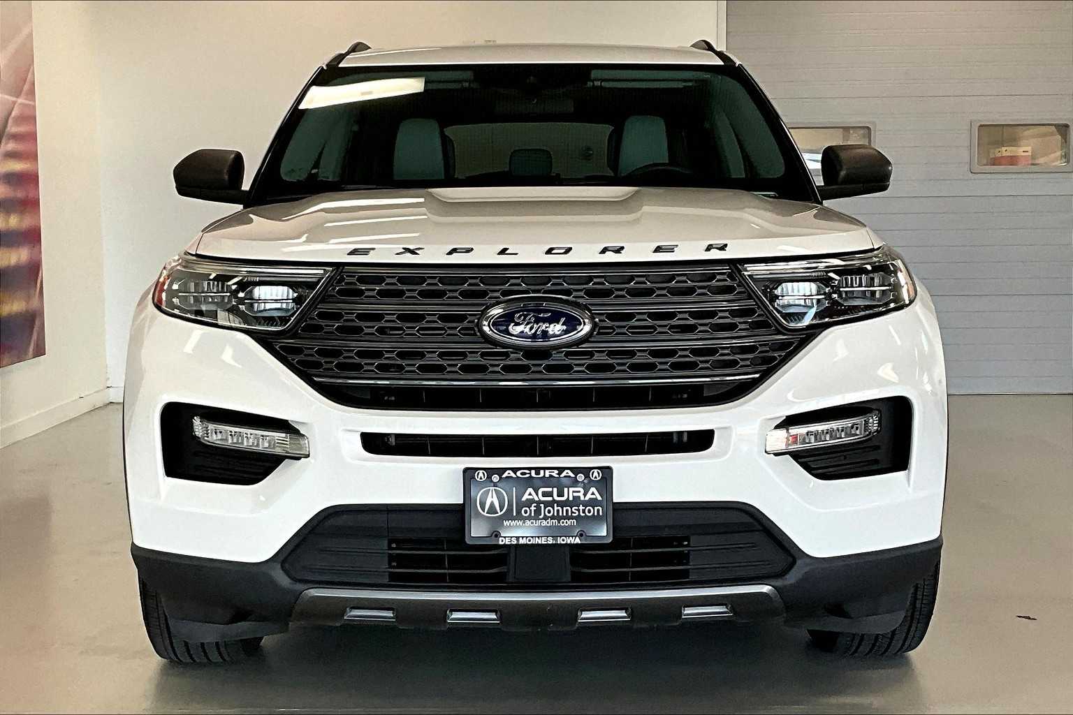 Thumbnail: 2021 Ford Explorer - 6