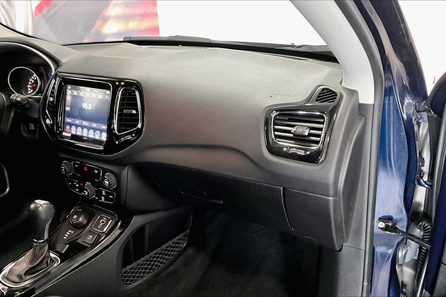 Thumbnail: 2019 Jeep Compass - 21