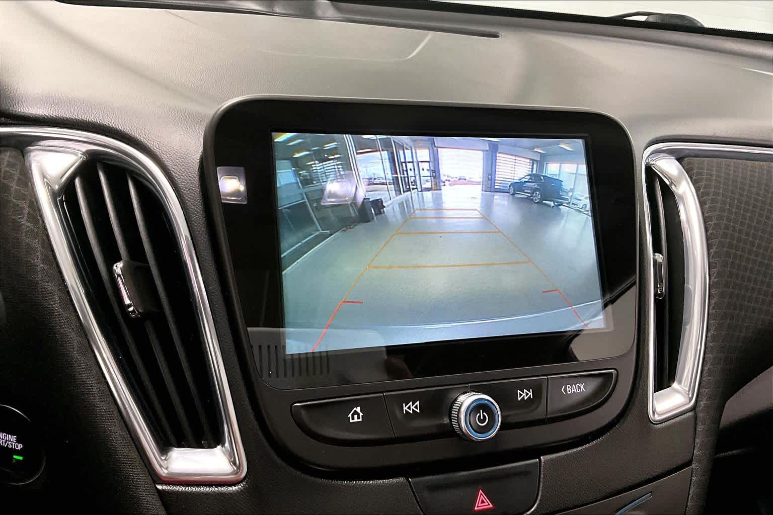 Thumbnail: 2018 Chevrolet Malibu - 24