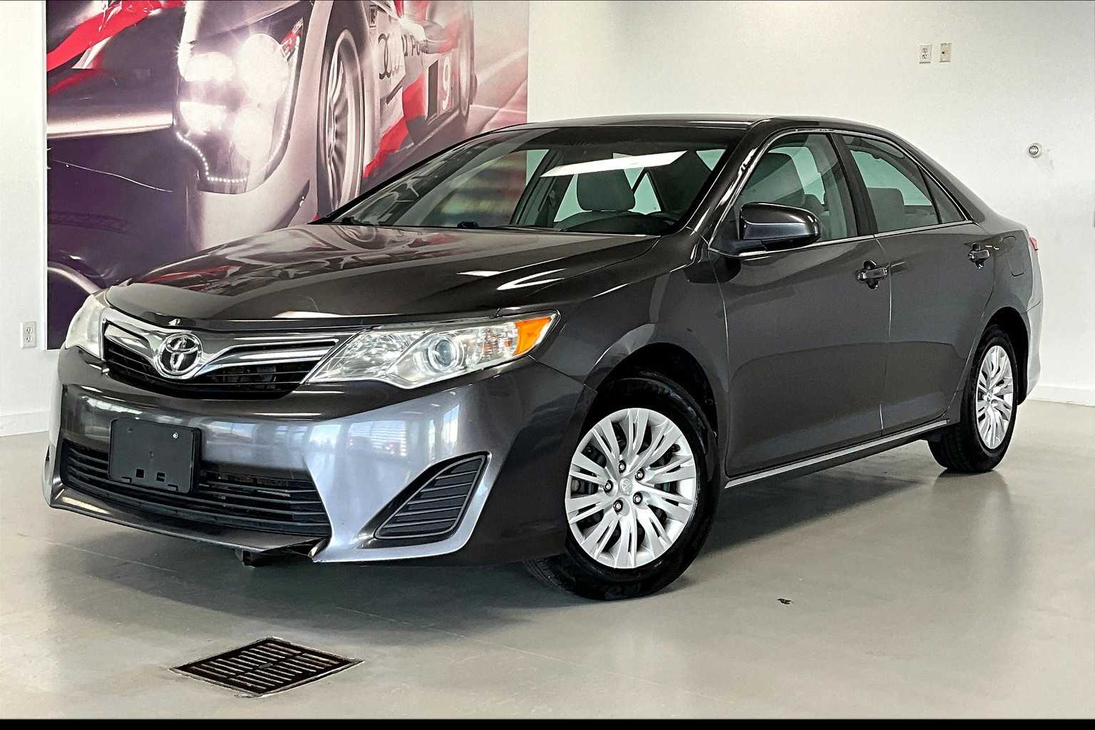 2014 Toyota Camry L -
                  Johnston, IA