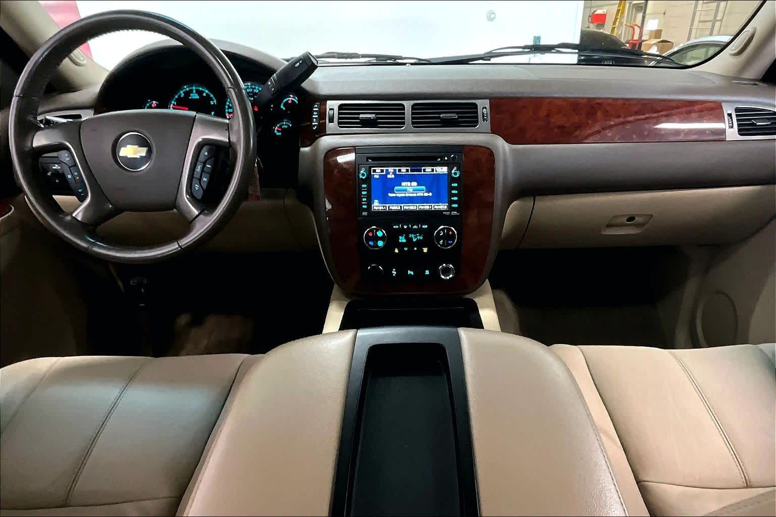 Thumbnail: 2011 Chevrolet Suburban - 9