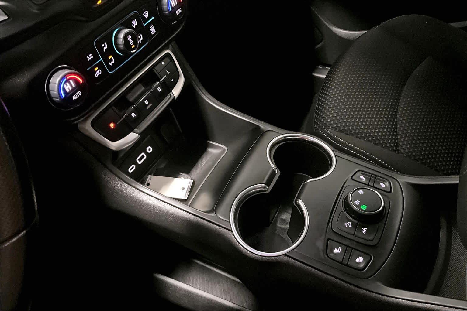 Thumbnail: 2022 GMC Terrain - 16