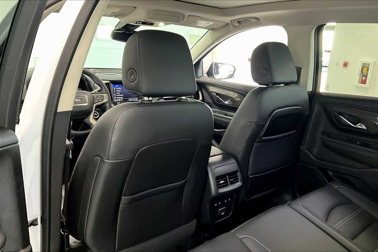 Thumbnail: 2024 GMC Terrain - 10