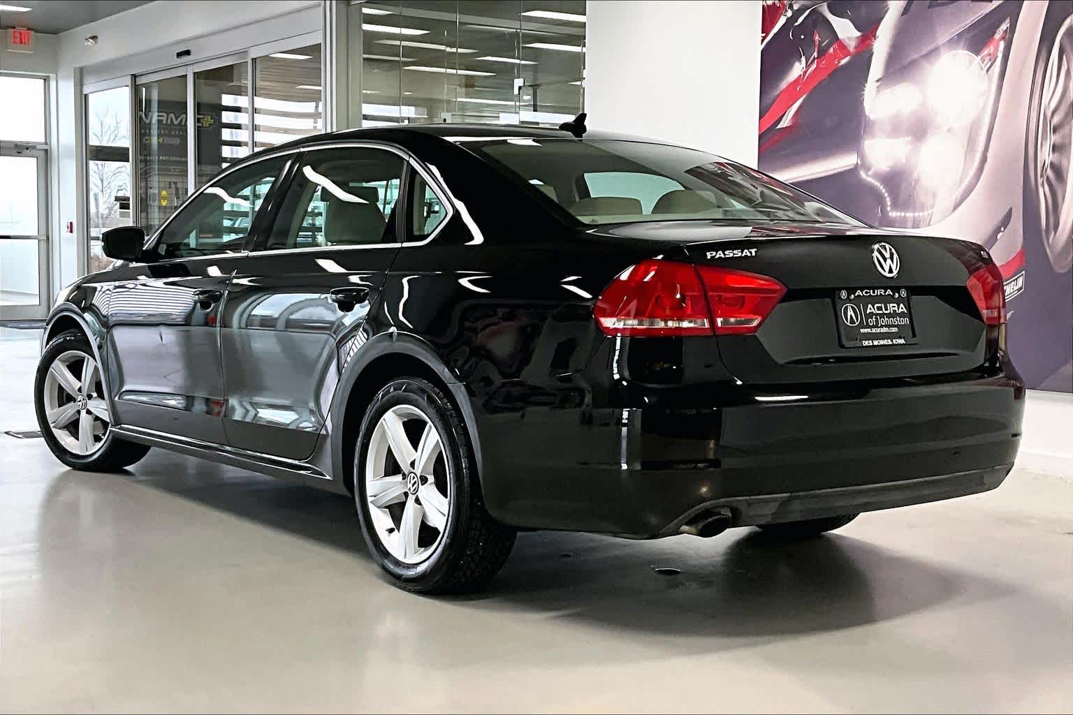 Thumbnail: 2013 Volkswagen Passat - 4