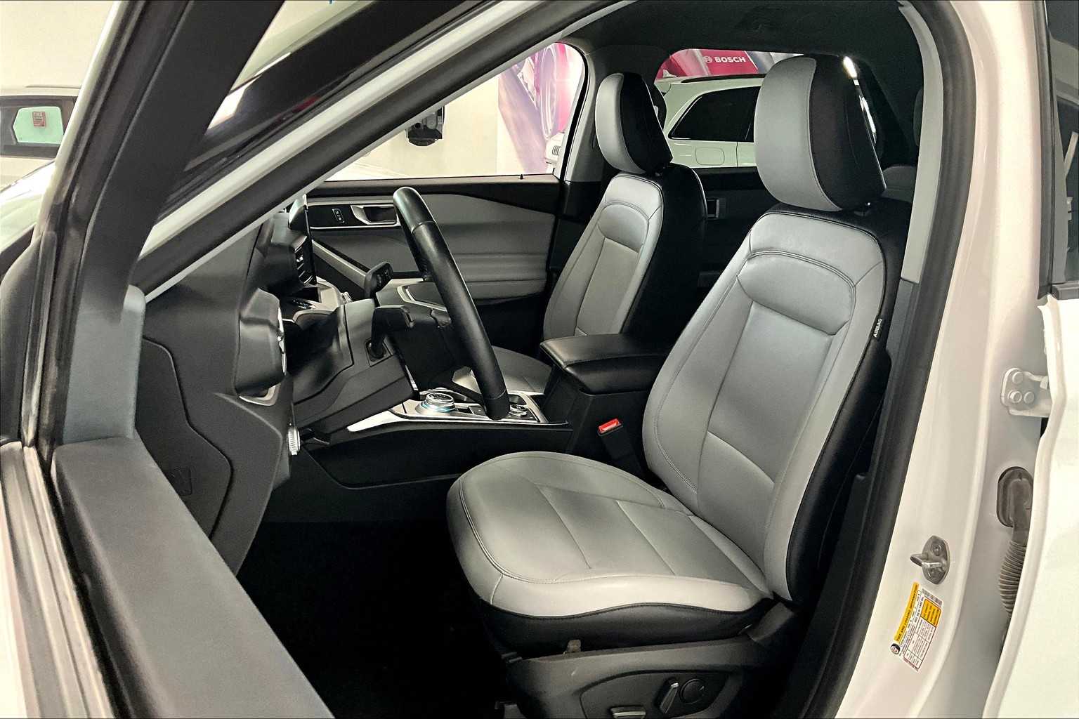 Thumbnail: 2021 Ford Explorer - 9