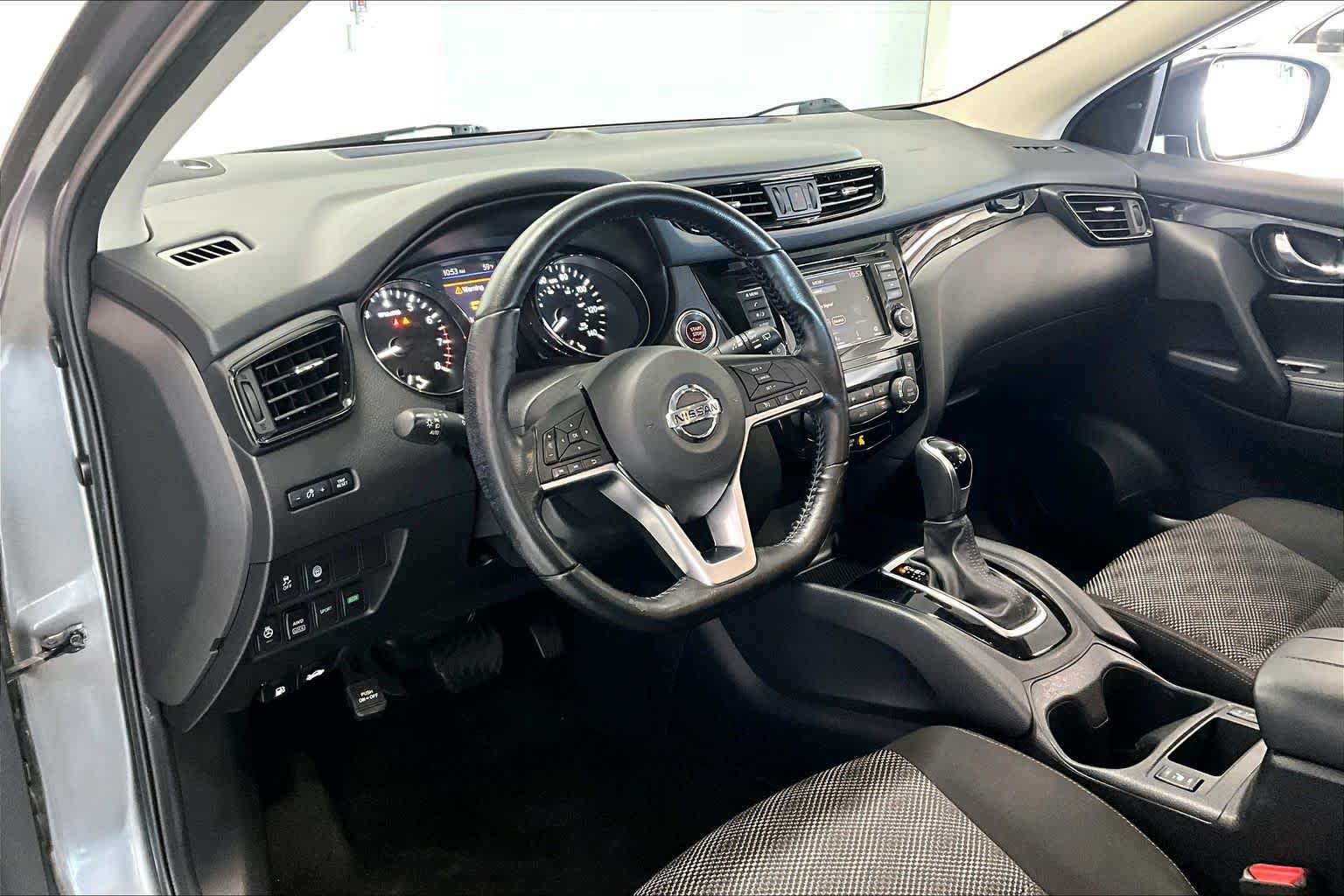Thumbnail: 2020 Nissan Rogue Sport - 2