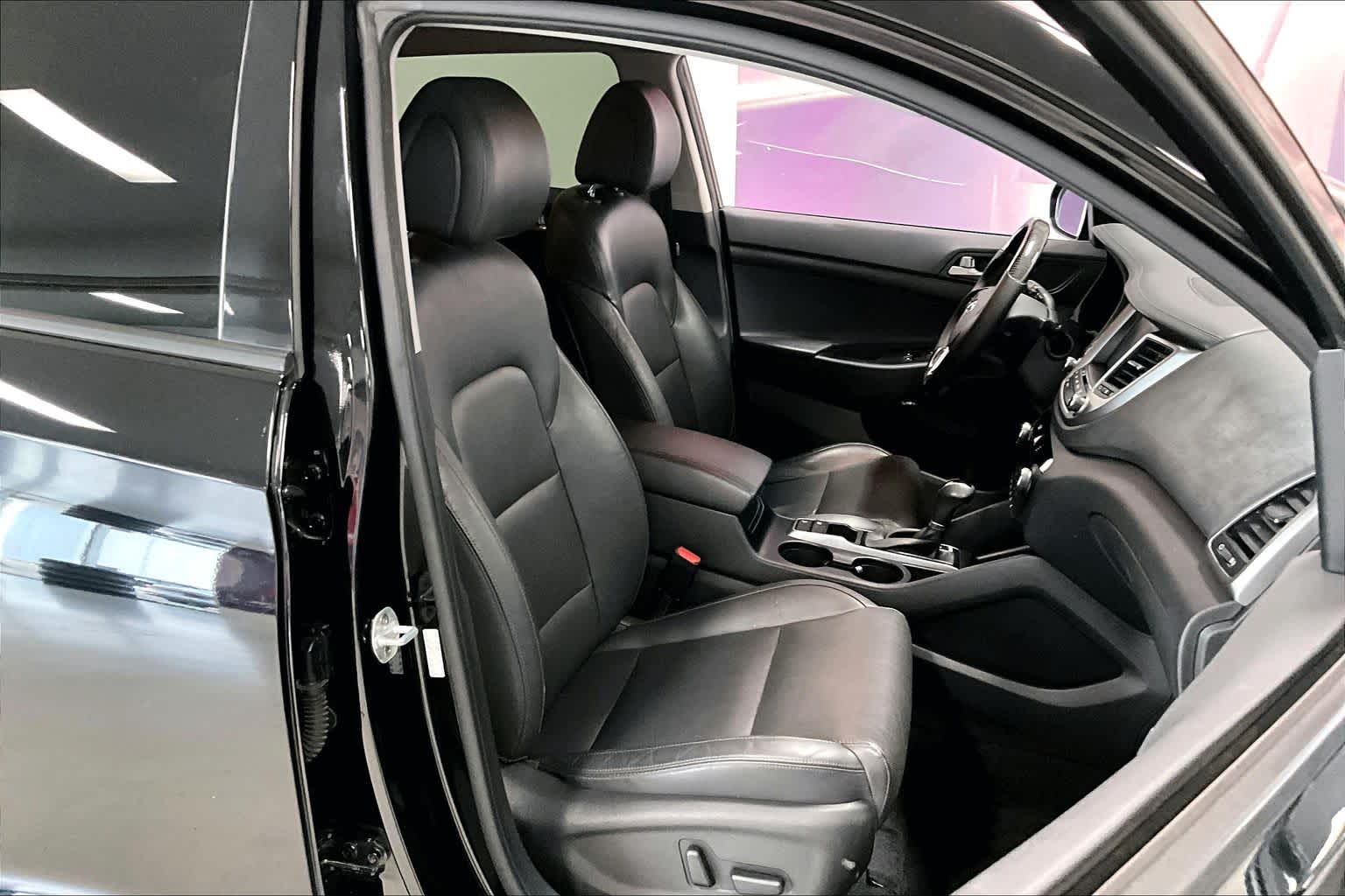 Thumbnail: 2017 Hyundai Tucson - 12