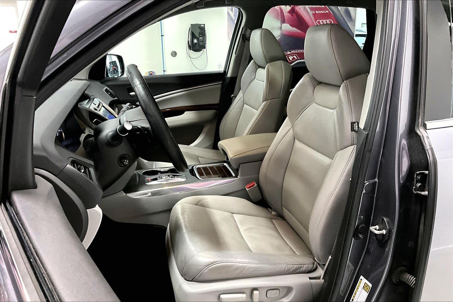 Thumbnail: 2017 Acura MDX - 10