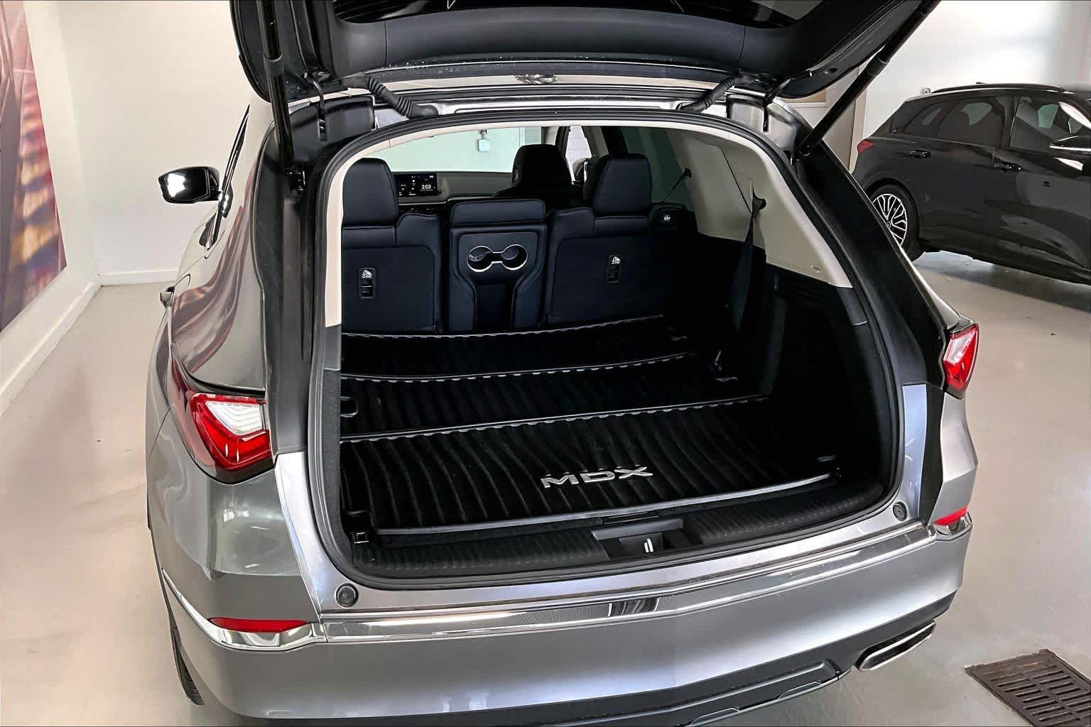 Thumbnail: 2023 Acura MDX - 17