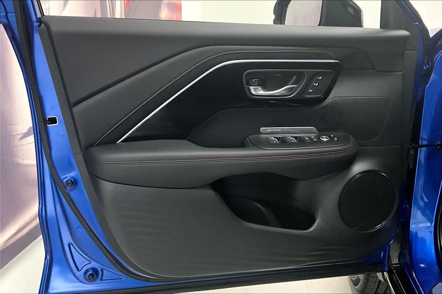 Thumbnail: 2025 Acura ADX - 25