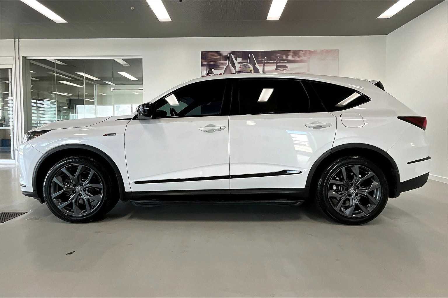 2023 Acura MDX SH-AWD A-Spec photo 3