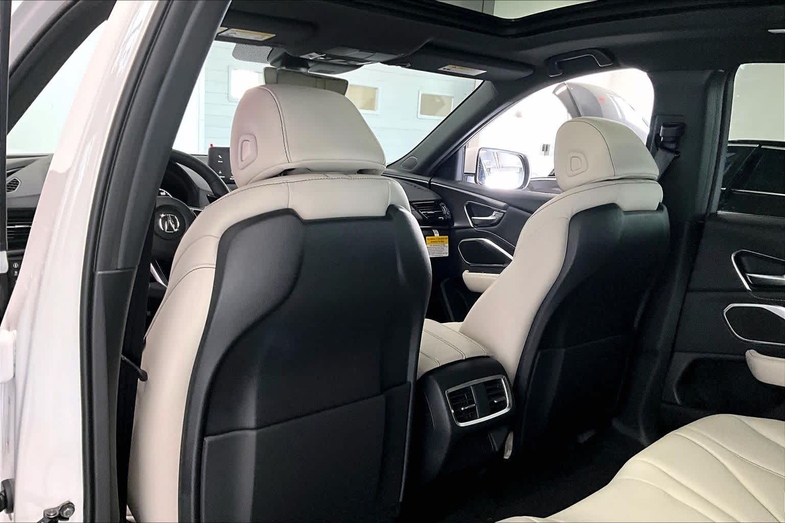 Thumbnail: 2026 Acura RDX - 12