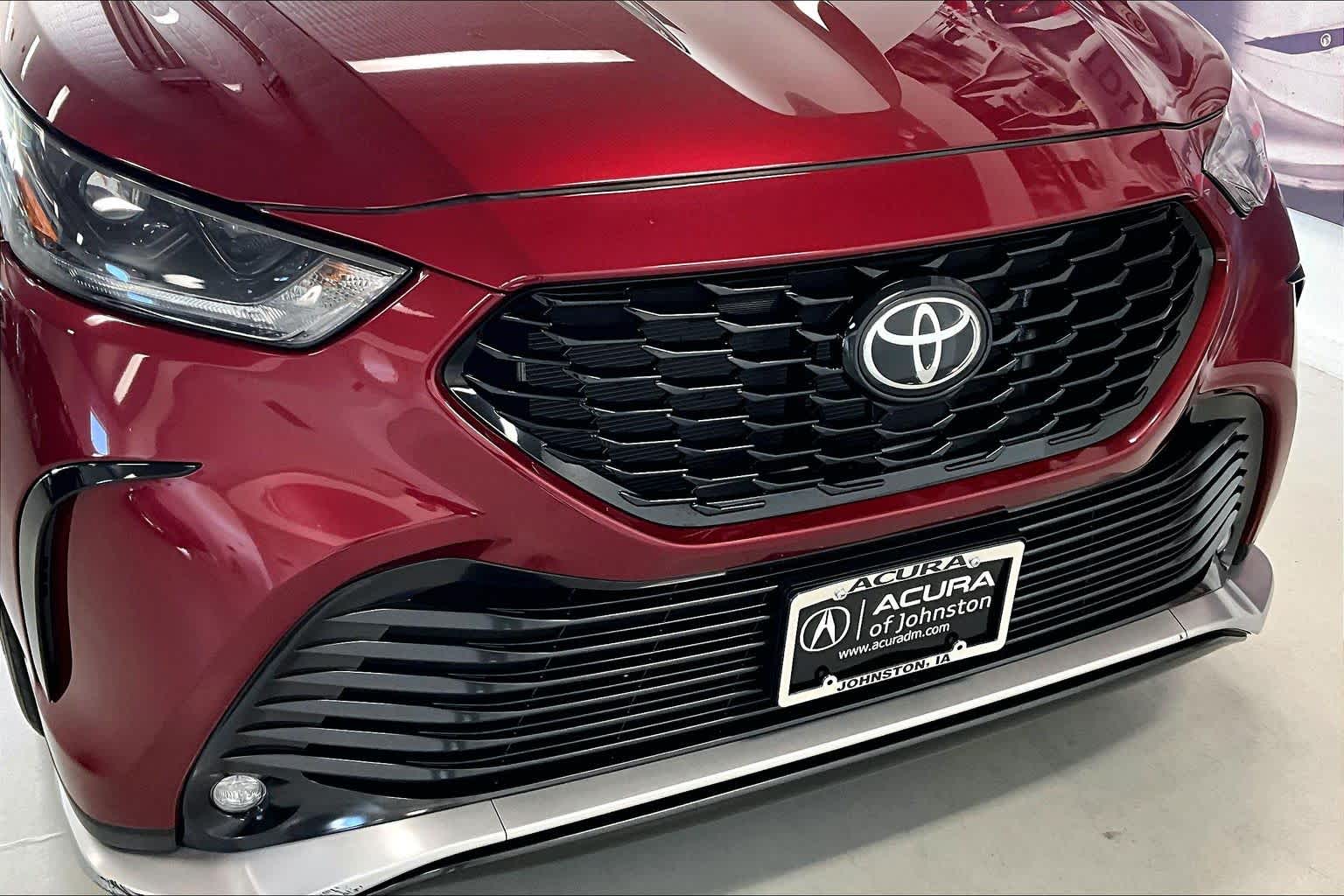 Thumbnail: 2023 Toyota Highlander - 30