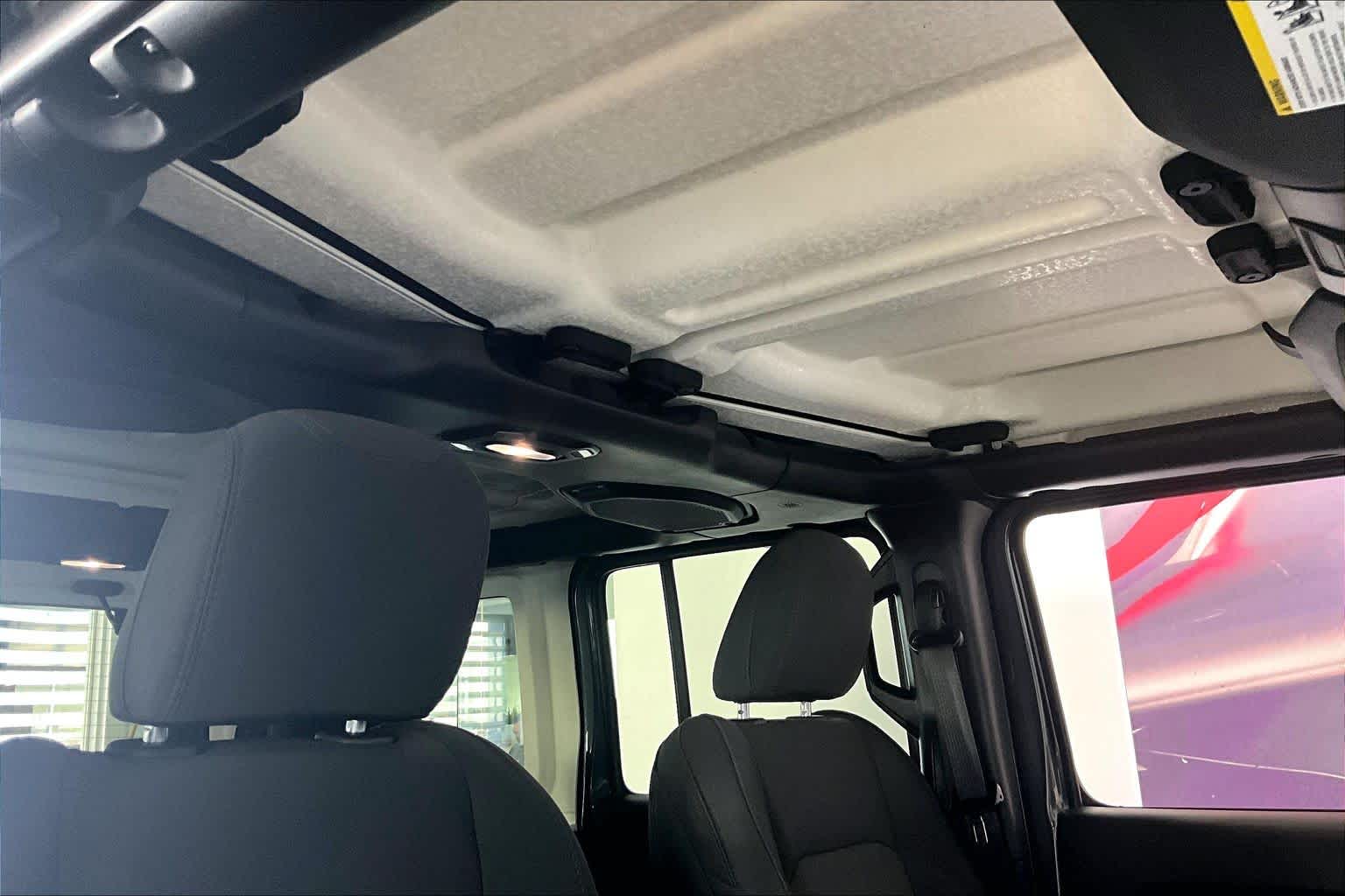 Thumbnail: 2018 Jeep Wrangler - 26