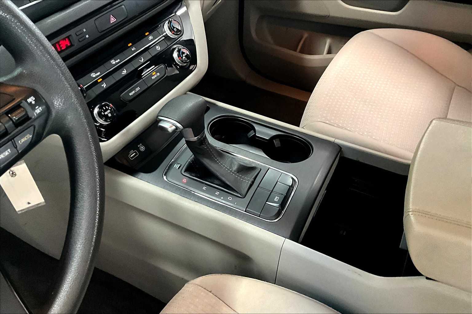 Thumbnail: 2017 Kia Sedona - 14