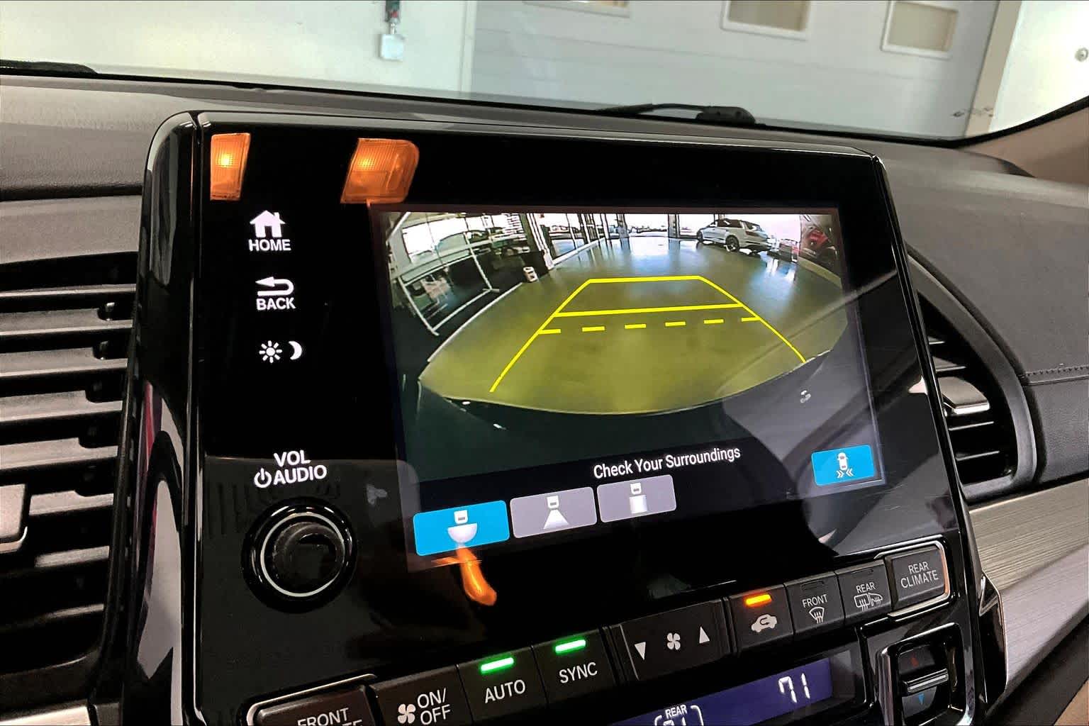 Thumbnail: 2018 Honda Odyssey - 23