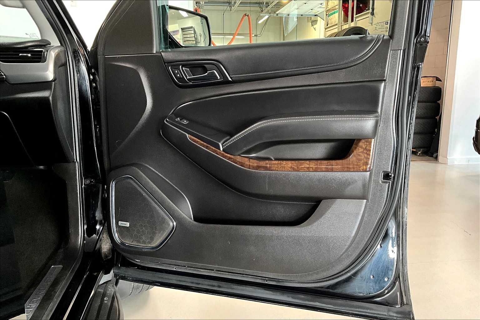 Thumbnail: 2016 Chevrolet Suburban - 26