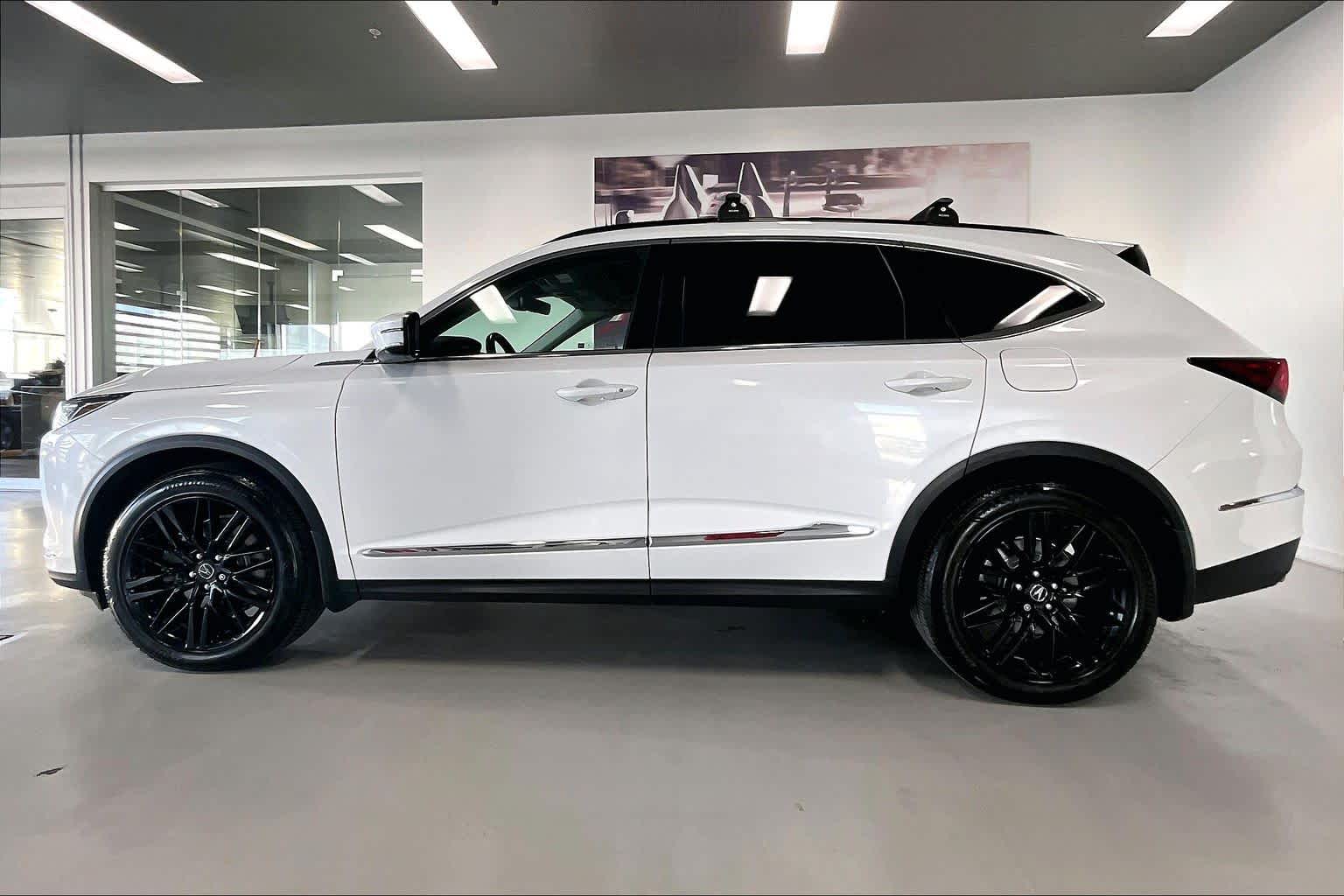 Thumbnail: 2022 Acura MDX - 3